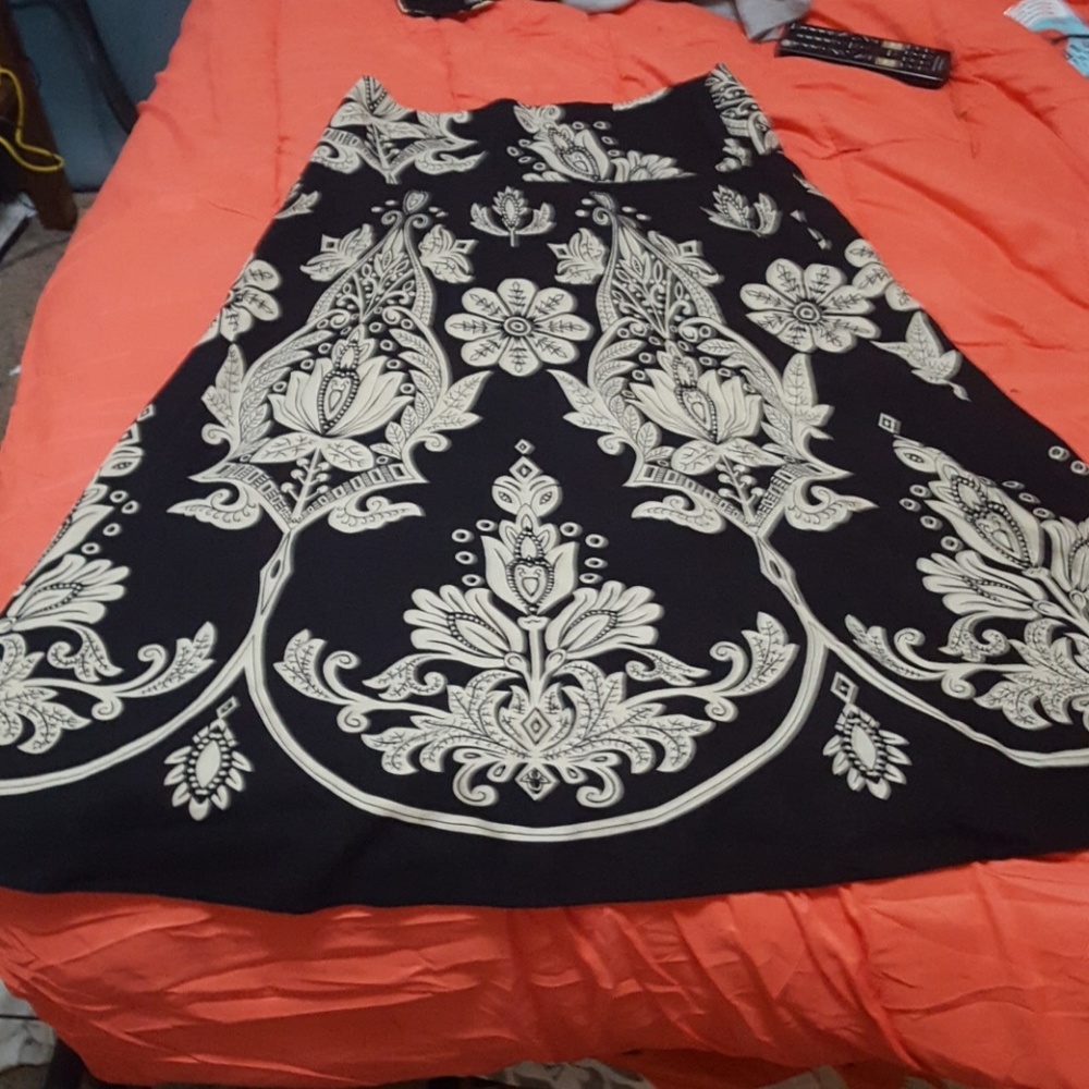 Linen black and cream skirt for summer